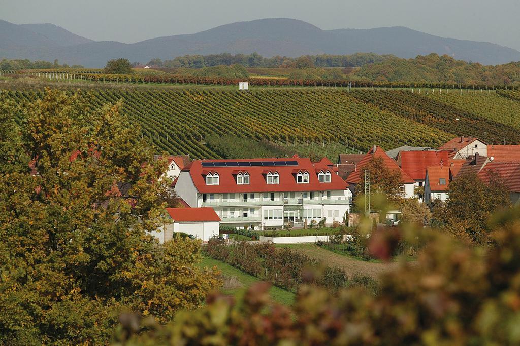 Landhotel Hauer Pleisweiler-Oberhofen Dış mekan fotoğraf